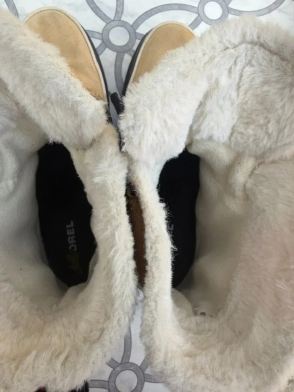 Used Sorel women boots in size 8 Water Proof Snow Rain Boots for Winter